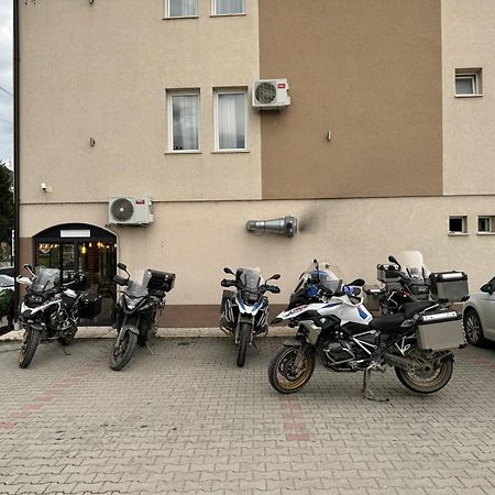 Motel & Restaurant Dar 노비파자르 외부 사진