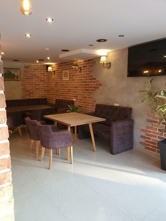 Motel & Restaurant Dar 노비파자르 외부 사진